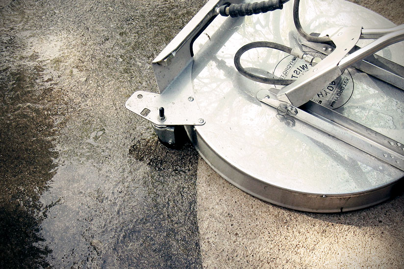 Boerne TX Hill Country Concrete Driveway Pressure Washing